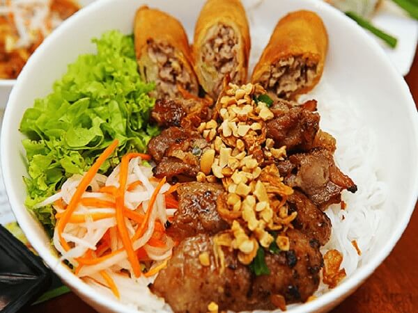 Bún thịt nướng lâu đời ở Sài Gòn